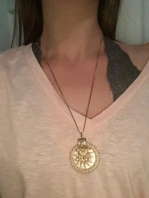 Gold Necklace thumbnail 1