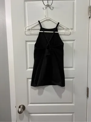 Beyond Yoga black halter neck tank top in size M thumbnail 4