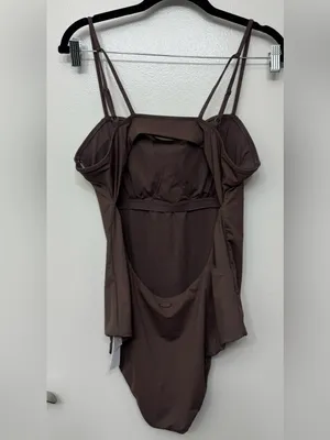 NWOT Vuori Dune One Piece Swimsuit | Women’s Neutral Swimwear | Minimalist Beach thumbnail 4