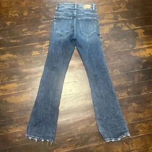 BKE Billie slim fit distressed 25x29.5 western normcore jeans thumbnail 3