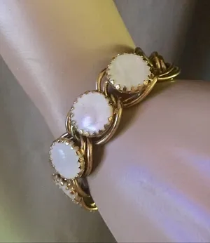 Beautiful vintage bracelet thumbnail 2