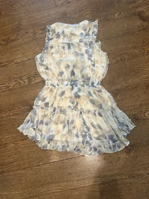 Boutique dress thumbnail 2