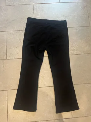 Frame Le Mini Crop Boot Black Jean thumbnail 4