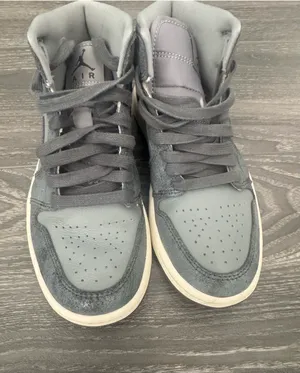 Nike Womens Sz 5 Air Jordan 1 Mid SE Gray Distressed Smoke NO BOX thumbnail 3