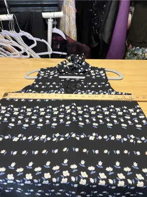 Ann Taylor Floral Tie Neck V-Neck Sleeveless Blouse Black Size S thumbnail 9