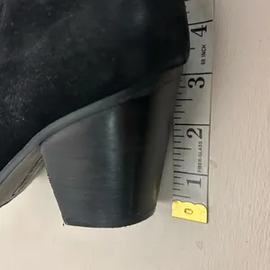 Boots Chic Black Ankle Boots with Zipper Baretraps Posture 7 M suede thumbnail 6