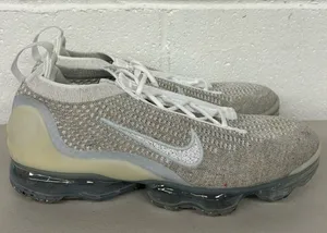Nike Air Vapormax 2021 FK Womens White/White-Pure Platinum Sz 10 (DC4112-100) thumbnail 1
