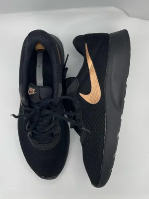 Nike Tajun casual comfy black sneakers women’s Size 9.5 thumbnail 4