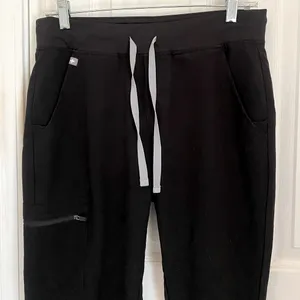FIGS Jogger Style Technical Collection Scrub Pants in Black thumbnail 9