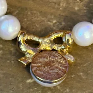 Vintage white pearl rhinestone bow pendant necklace thumbnail 5