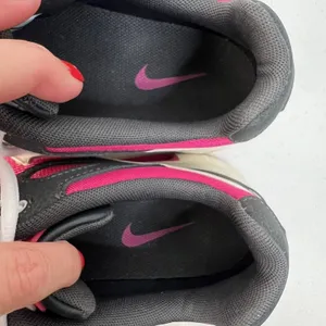 Nike Air Max Size 8.5 Coliseum Sneakers Racer Running Shoes Women's Pink Black thumbnail 9
