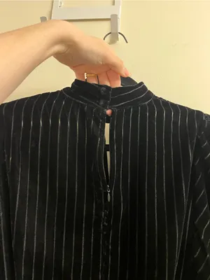 Frame Denim Velvet Long Sleeve Smocked Party Blouse Noir Size Medium thumbnail 9
