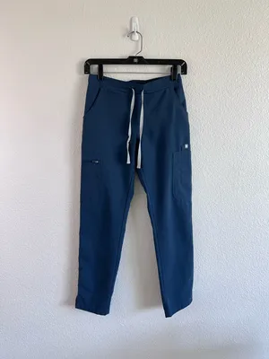 FIGS Women's High Waisted Yola Skinny‎ Scrub Pants™ Dark Harbor thumbnail 2