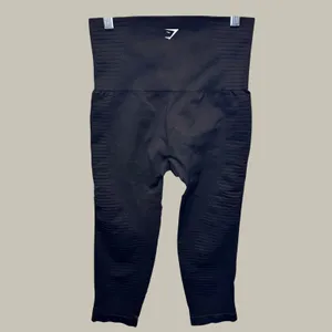 2229 | Gymshark Energy+ Seamless High Waisted Cropped Leggings Black Women S thumbnail 2