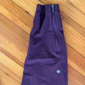 Lululemon Adapted State Jogger in Cassis Size 8 thumbnail 6