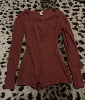 Forever 21 Ribbed Long-Sleeve Henley Bodysuit Romper in Rust thumbnail 1