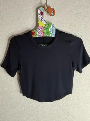 Lululemon Hold Tight Cropped T-Shirt Black size 2 thumbnail 2