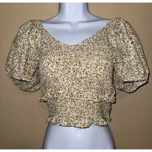 Altar'd State Ditsy Floral Smock Crop Off Shoulder Puff Sleeve Cream top L Boho‎ thumbnail 1