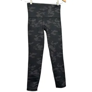 Spanx Women’s Size M Black Camo Seamless Look At Me Now Leggings thumbnail 7