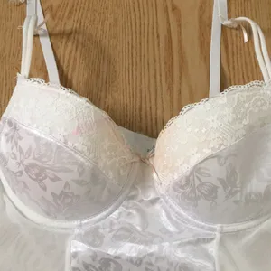 New Women’s Rene Rofe Underwired Lingerie Chemise Gown Slip Ivory Size Medium thumbnail 6