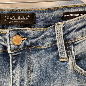 Judy Blue Los Angeles Distressed Boyfriend Fit Raw Hem Jeans Women's Size 15/32 thumbnail 3