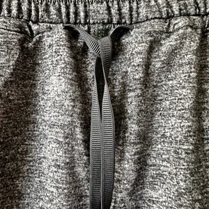1045. Lululemon Final Play Crop 23" pants in Heather Lux Multi Black. Sz 12 thumbnail 2