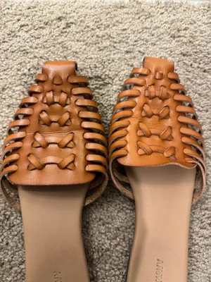 Old Navy Sandals thumbnail 3