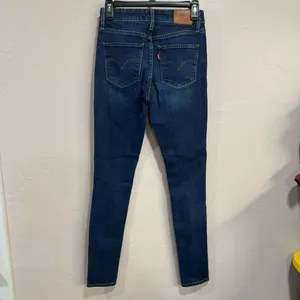 721 HIGH RISE SKINNY WOMEN'S JEANS Levi’s thumbnail 2