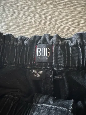 BDG Pull On Mom Shorts  thumbnail 4