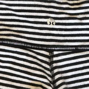Lululemon Wunder Under Rare White Black Striped Athletic Pant Leggings thumbnail 6