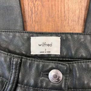 Aritzia Wilfred Melina Vegan Leather Pants Women Sz 2 Deep Green High Rise Straight thumbnail 4