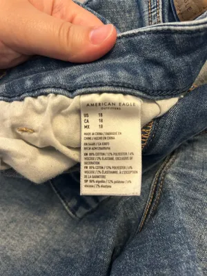 American Eagle Shorts Curvy High-Rise Shortie thumbnail 3