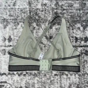 Alo Airlift Line Up Bra thumbnail 2