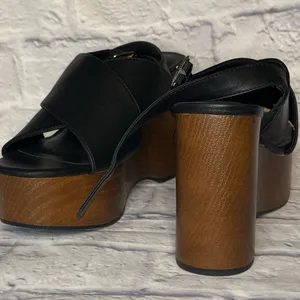 Universal Threads Black Platform Wedges thumbnail 2