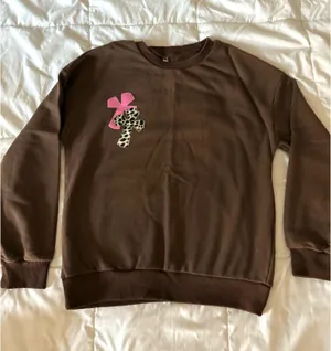 brown crewneck Size M thumbnail 1
