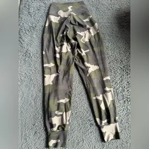 Aerie Offline Real Me High Waisted Joggers with Pockets, Size Small thumbnail 3