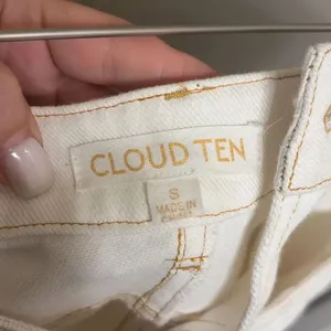 ✨Cloud Ten Asymmetrical Off White Sz Small Denim✨ thumbnail 6