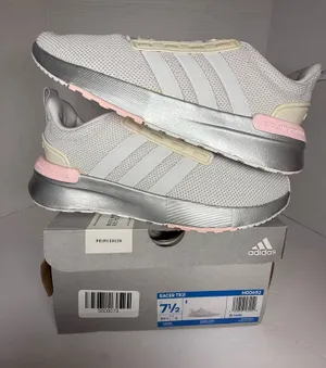 Women’s Adidas Racer size 7.5 thumbnail 1
