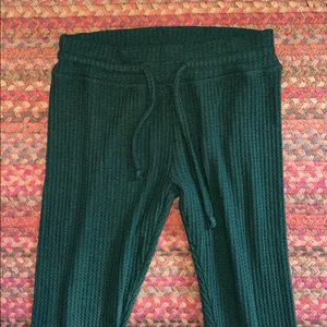 Beyond Yoga Dark Green Waffle Knit Jogger Pants thumbnail 2