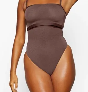 NEW Skims Sheer Sculpt Bandeau Bra in Cocoa Brown XXS thumbnail 3