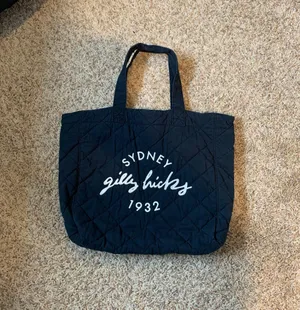 Tote thumbnail 1
