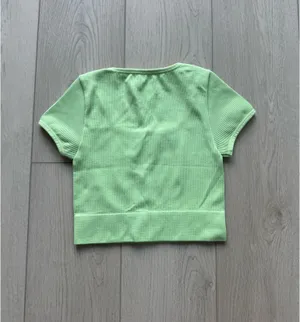 Wild Fable lime green tight athletic crop top women’s XS thumbnail 2