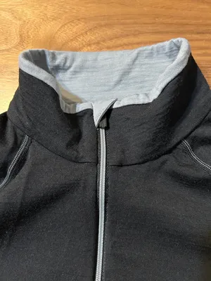 Icebreaker Black and Gray Merino Bodyfit Zone 1/4 Zip Top Size Medium thumbnail 5