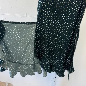 Princess Polly Teal Green Polka Dot Mini Dress Faux Wrap Ruffle Hem Size 2 US thumbnail 5