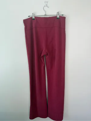 Lululemon Brushed Softstreme Rib Zip Flare 32.5" Pomegranate 10 RARE thumbnail 3