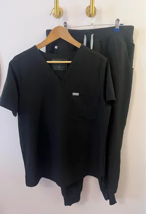 The Jogger Set  thumbnail 1