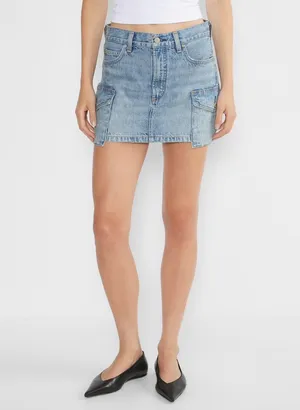 Aritzia Denim Forum The ‘90s Mid-Rise Cargo Mini Denim Skirt in 7 Yrs Bleu Taboo thumbnail 3