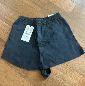Zara Shorts thumbnail 1