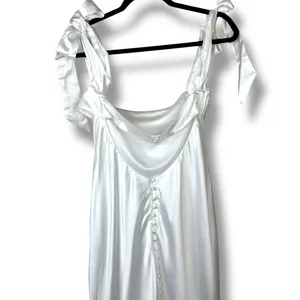 NEW Lulus Lux Bridal Eternally Loved Cutout Satin Off-the-Shoulder Wedding Dress thumbnail 9
