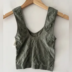 NEW!! Aerie Green Superchill Seamless Floral Textured‎ Jacquard Top thumbnail 2